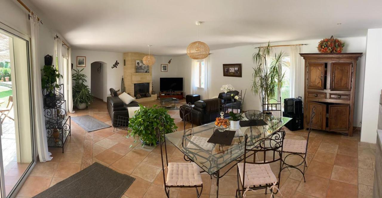 Maison Au Castellet Ле-Кастелле Экстерьер фото
